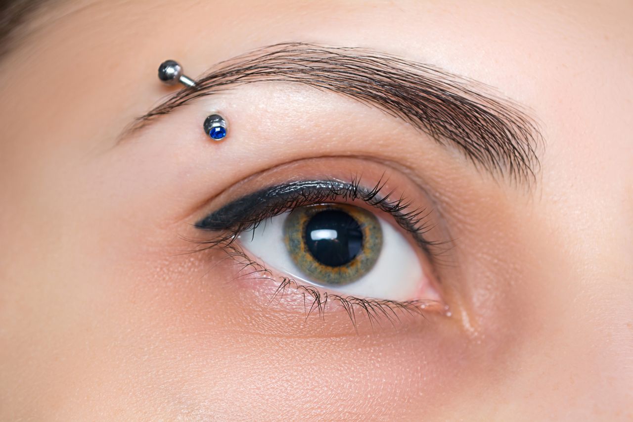 piercing de sourcil